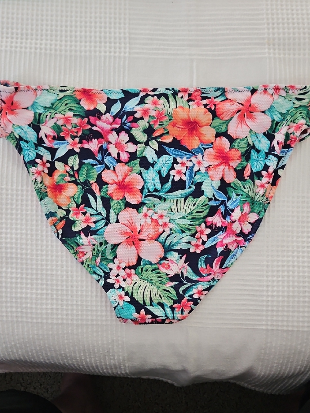 Tommy Bahama Reversible Hipster Textured Bikini Bottom: Navy/Floral/Tropical: XL - Picture 3 of 13